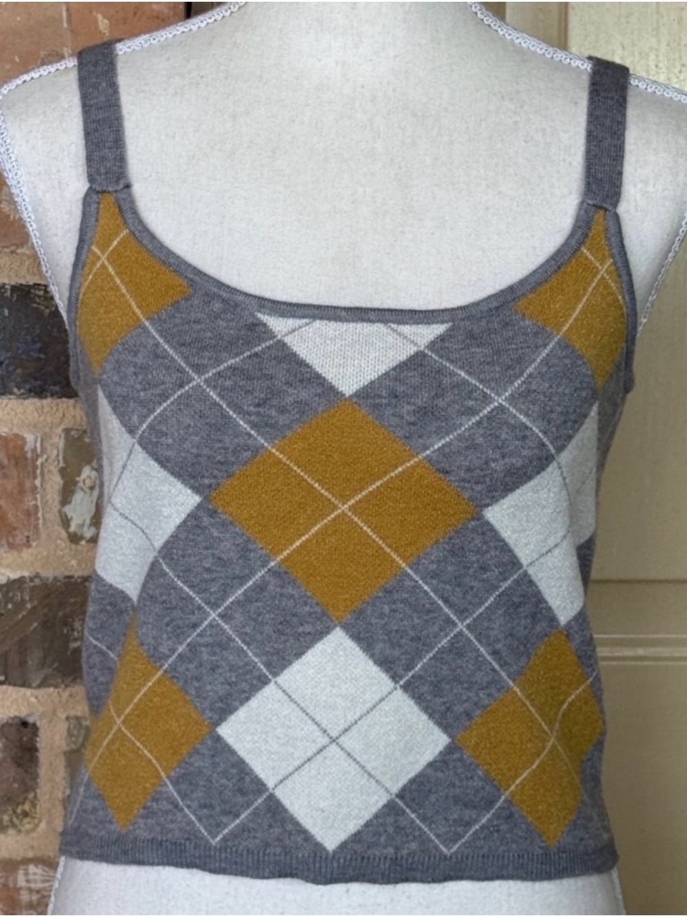 Willow & Wind Neutral Argyle Knit Sweater Vest - Grey & Mustard